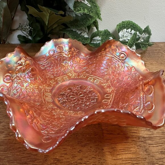 Fenton Leaf Chain Marigold Carnival Glass Bowl Vintage Iridescent Ruffled Edge‎ - Picture 1 of 6